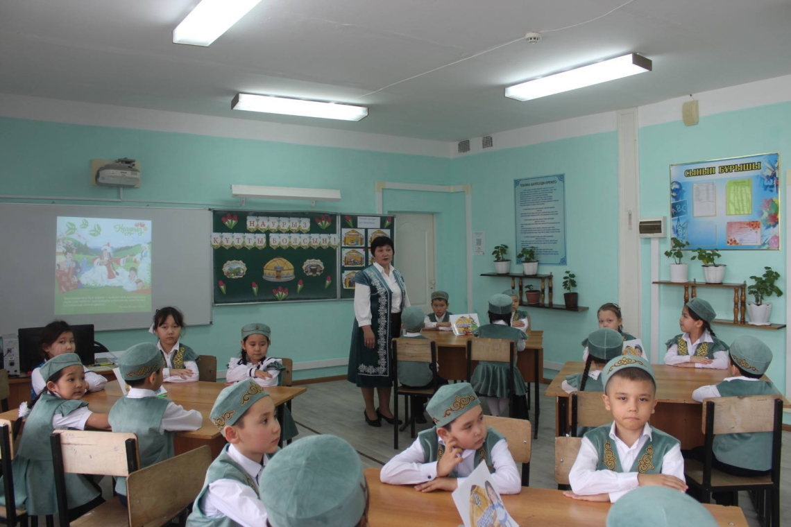 Наурыздың 17-і күні «Халық дәстүрі-ұлт қазынасы» тақырыбында 2 «Б» сыныбында ашық тәрбие сағаты өтті.