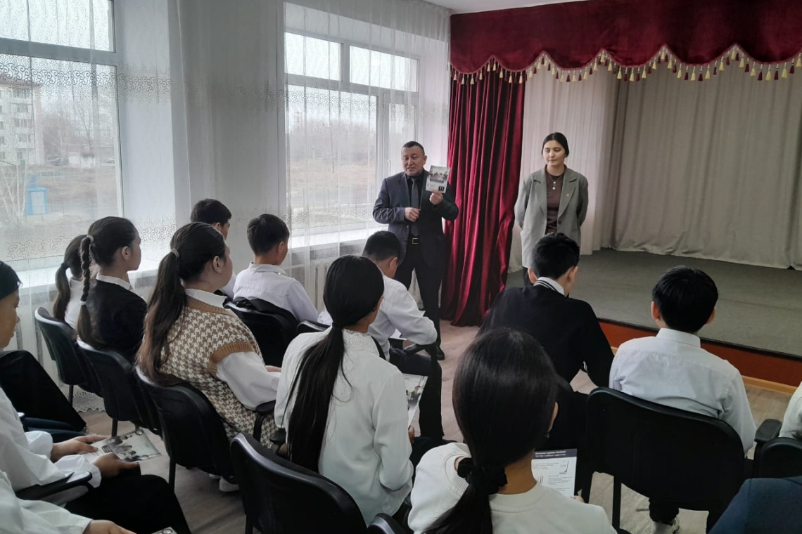 Құрметті Ата-ана! Облыс орталығы Петропавл қаласында орналасқан "Білім-Инновация" лицейі 6-сынып оқушыларын оқуға шақырады. Білім-Инновация лицейінің оқытушылары келіп, оқушыларымызбен ақпараттық түсіндірме жұмыстарын жүргізді.