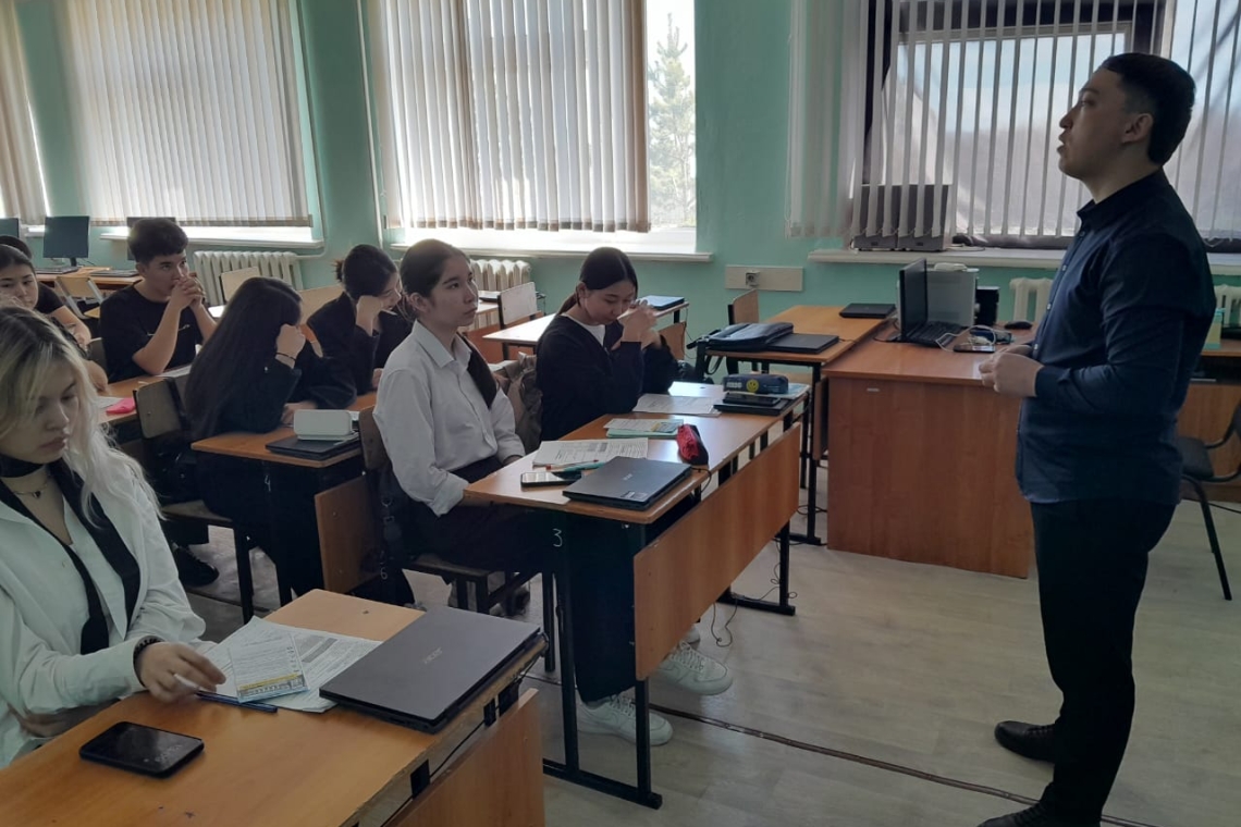 Мемлекет басшысы Қасым-Жомарт Тоқаев жаңа 2025 жылды "Жұмысшы мамандықтарының жылы"- деп жариялауына байланысты кәсіптік бағдар беруші А. Ж. Абированың ұйымдастыруымен 9 -сынып оқушыларына жұмысшы мамандықтар мен кәсіп туралы ақпарат, мамандық таңдауға ба