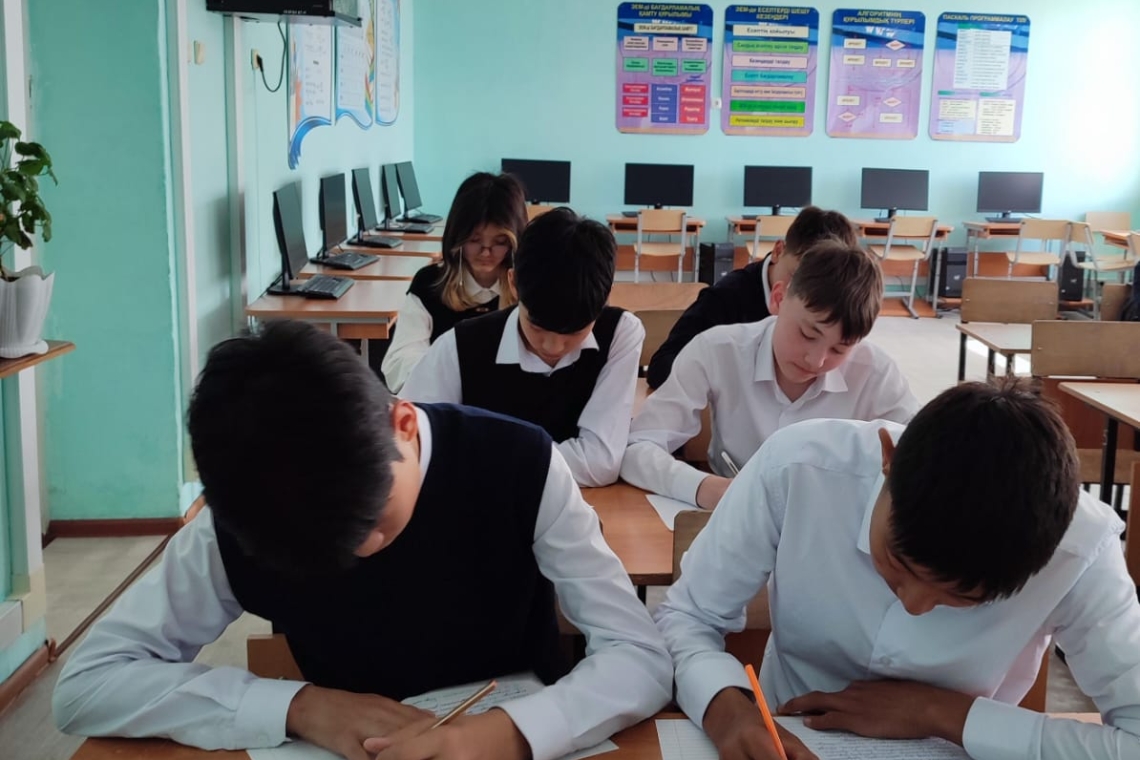 Біртұтас тәрбие бағдарламасы щеңберінде ұйымдастырылған "Адал азамат" тақырыбында оқушыларымыздың жазғы демалыс уақытын тиімді жоспарлау, өз іс-әрекетін рефлексиялау, сыни ойлау дағдыларын дамыту мақсатында эссе байқауы ұйымдастырылды.