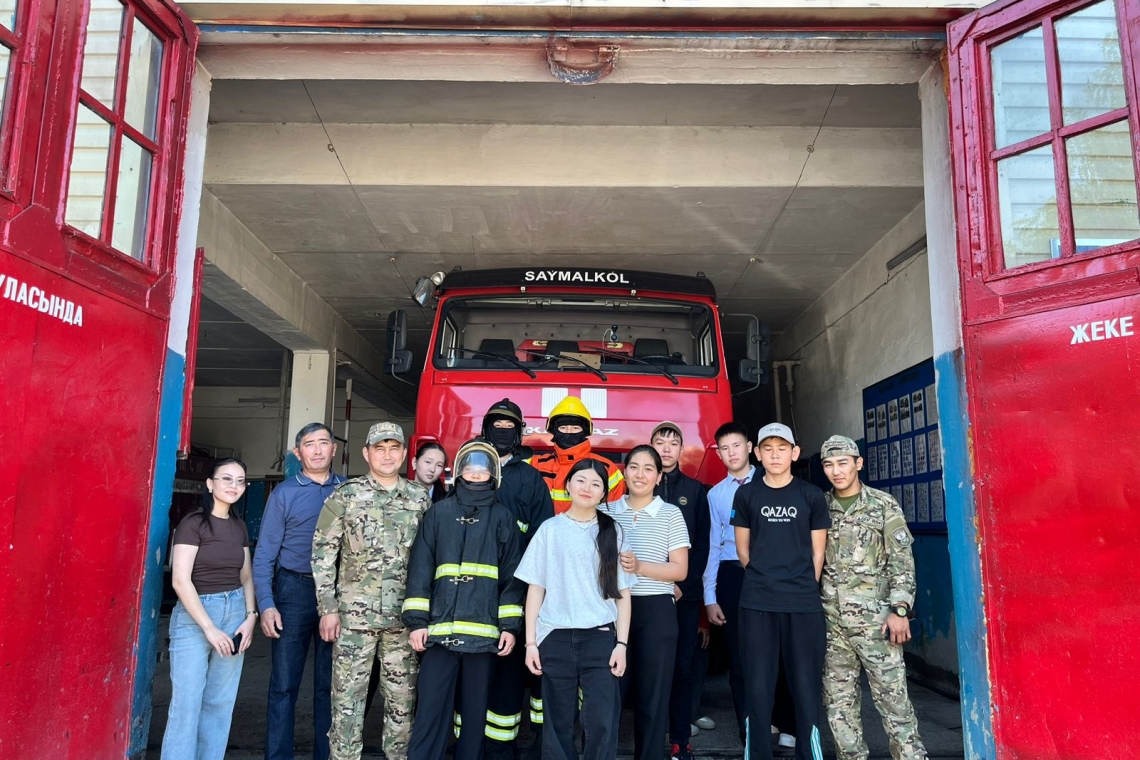 1-маусым "халықаралық балаларды қорғау күні" мерекесіне орай "Құтқарушылар мен өрт сөндірушілер- қоғам қорғаны" тақырыбында аудандық "төтенше жағдайлар" бөлімінде оқыту шеберлік сыныбы өтті. 