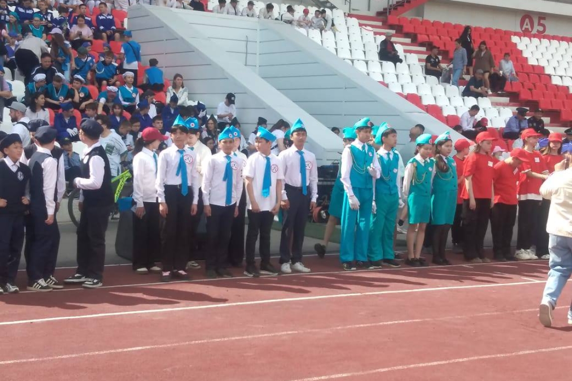 Солтүстік Қазақстан облыстық ішкі істер басқармасының ұйымдастыруымен жеткіншек оқушылар арасында: "Жас жол инспекторлары" байқауы өтті. "Қауіпсіз шеңбер" тақырыбында өткен облыстық байқауға алғашқы әскери пәні мұғалімі