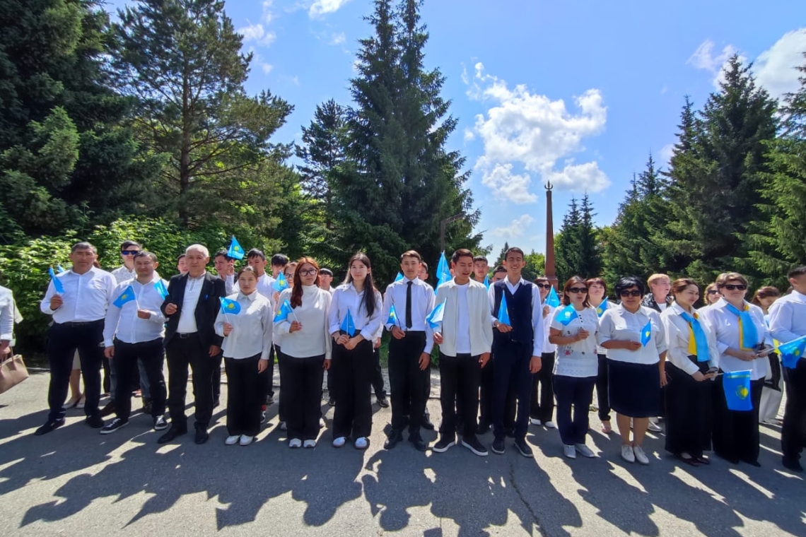 Бүгін 4 маусым- Мемлекеттік рәміздер күні. Мемлеккеттік рәміздер-елдің ұлттық болмысын, дербестігі мен тәуелсіздігін бүкіл әлемге танытатын белгі. 