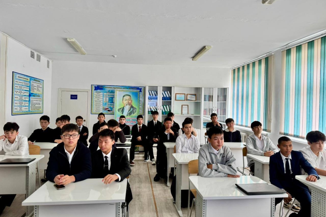  «Әкеден-ақыл, анадан-мейір»